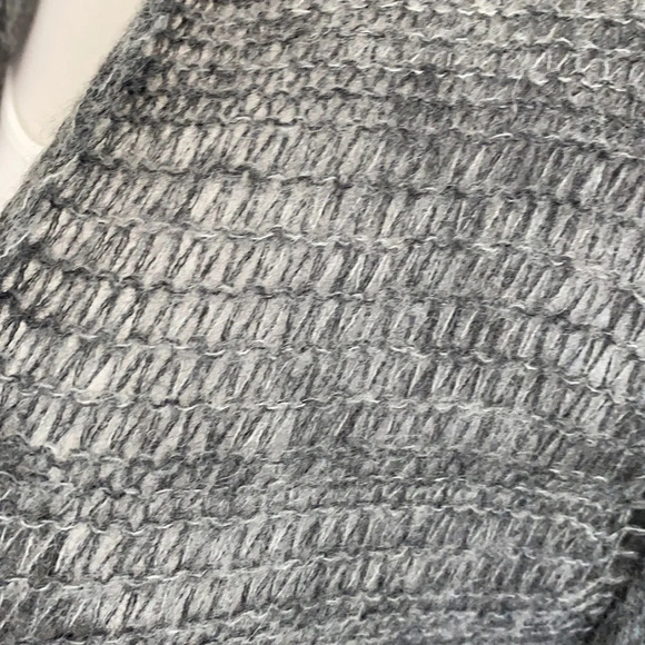 •Eileen Fisher• The softest prettiest sweater❤️❤️ - Picture 3 of 8